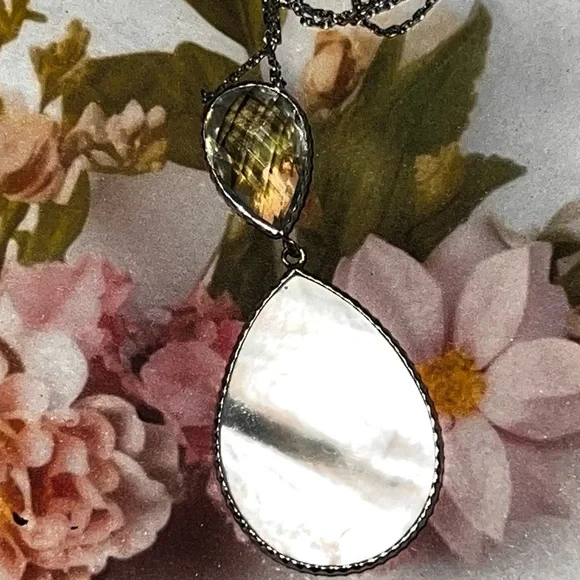 14K White Gold Peridot & Mother Of Pearl Necklace - Picture 12 of 16